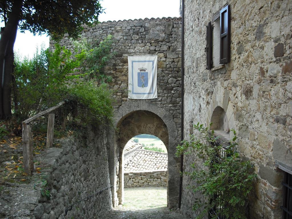 Belvilla By Oyo Graceful Apartment With Garden Petrella Guidi Buitenkant foto