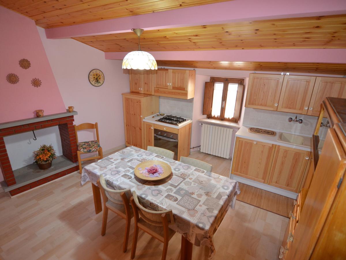 Belvilla By Oyo Graceful Apartment With Garden Petrella Guidi Buitenkant foto